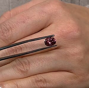 AAAA Rasberry Zircon (Ovl 9x7 mm) 2.50 ctw