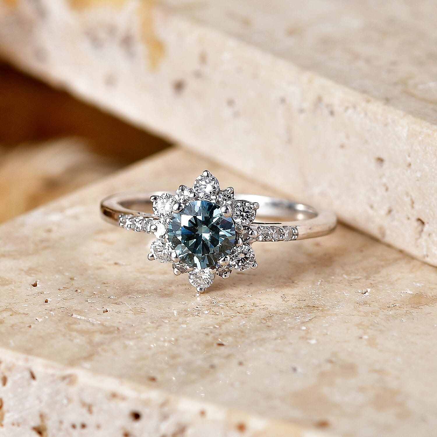 Luxuriant Lab Grown Green and White Diamond SI 1.00 ctw Ring in Rhodium Over Sterling Silver (Size 6.0)