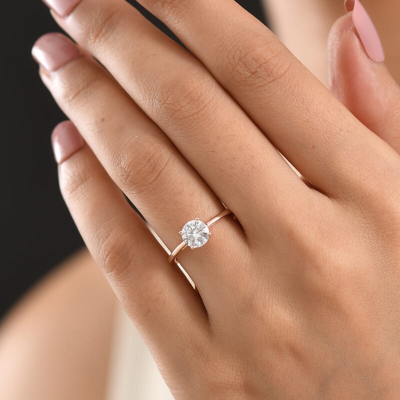 D'Joy Moissanite 1.00 ctw Solitaire Ring in 18K Vermeil Yellow Gold Over Sterling Silver (Size  6.0)