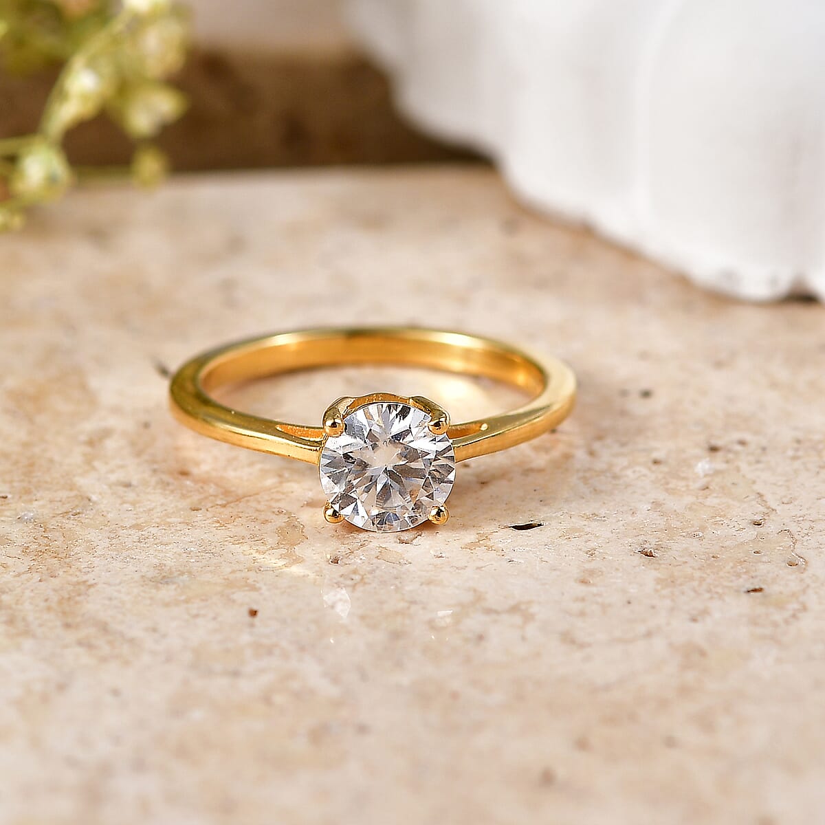 D'Joy Moissanite 1.00 ctw Solitaire Ring in 18K Vermeil Yellow Gold Over Sterling Silver (Size  8.0) image number 1