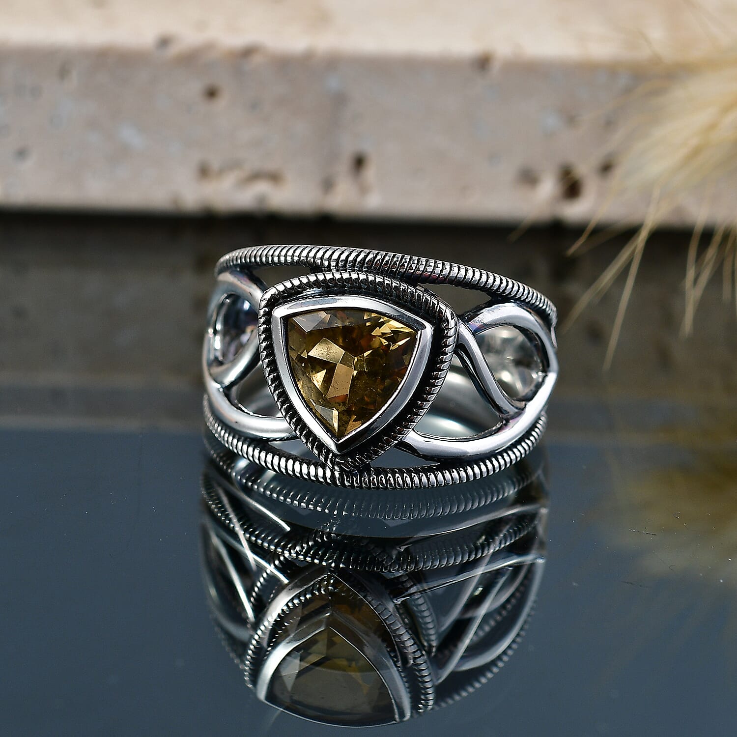 D'Joy Passport to Israel Artisan Crafted Brazilian Citrine 1.60 ctw Ring in Sterling Silver (Size 6.0)