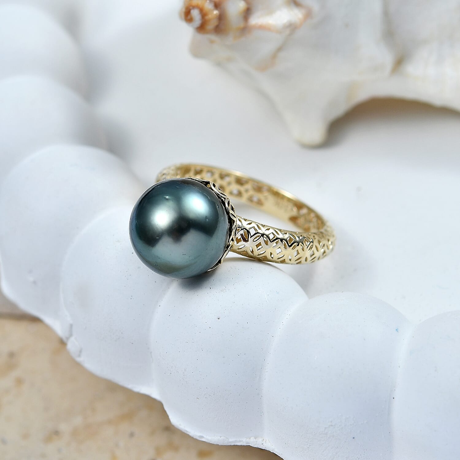 Luxoro Premium Tahitian Pearl Solitaire Ring in 10K Yellow Gold (Size 7.0)