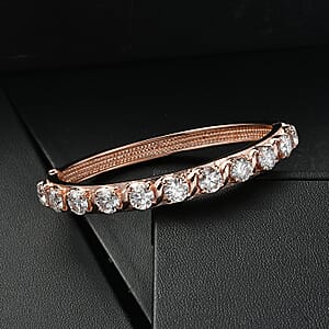 EverTrue Moissanite 8.50 ctw Infinity Wave Bangle Bracelet in ION Plated RG Stainless Steel (7.25 In)