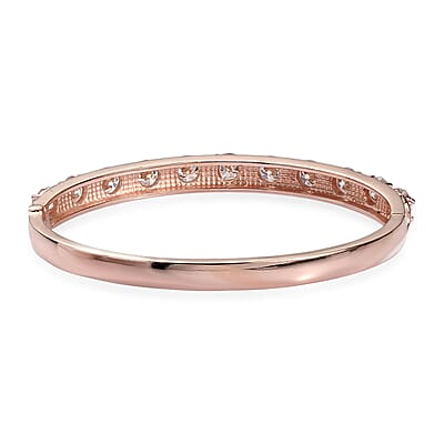 EverTrue Moissanite 8.50 ctw Infinity Wave Bangle Bracelet in ION Plated RG Stainless Steel (7.25 In)