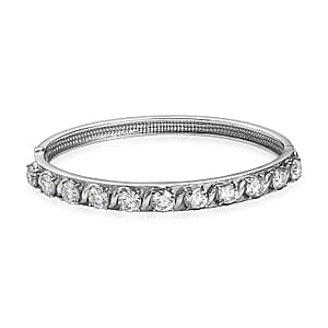 EverTrue Moissanite 8.50 ctw Infinity Wave Bangle Bracelet in Stainless Steel (7.25 In)