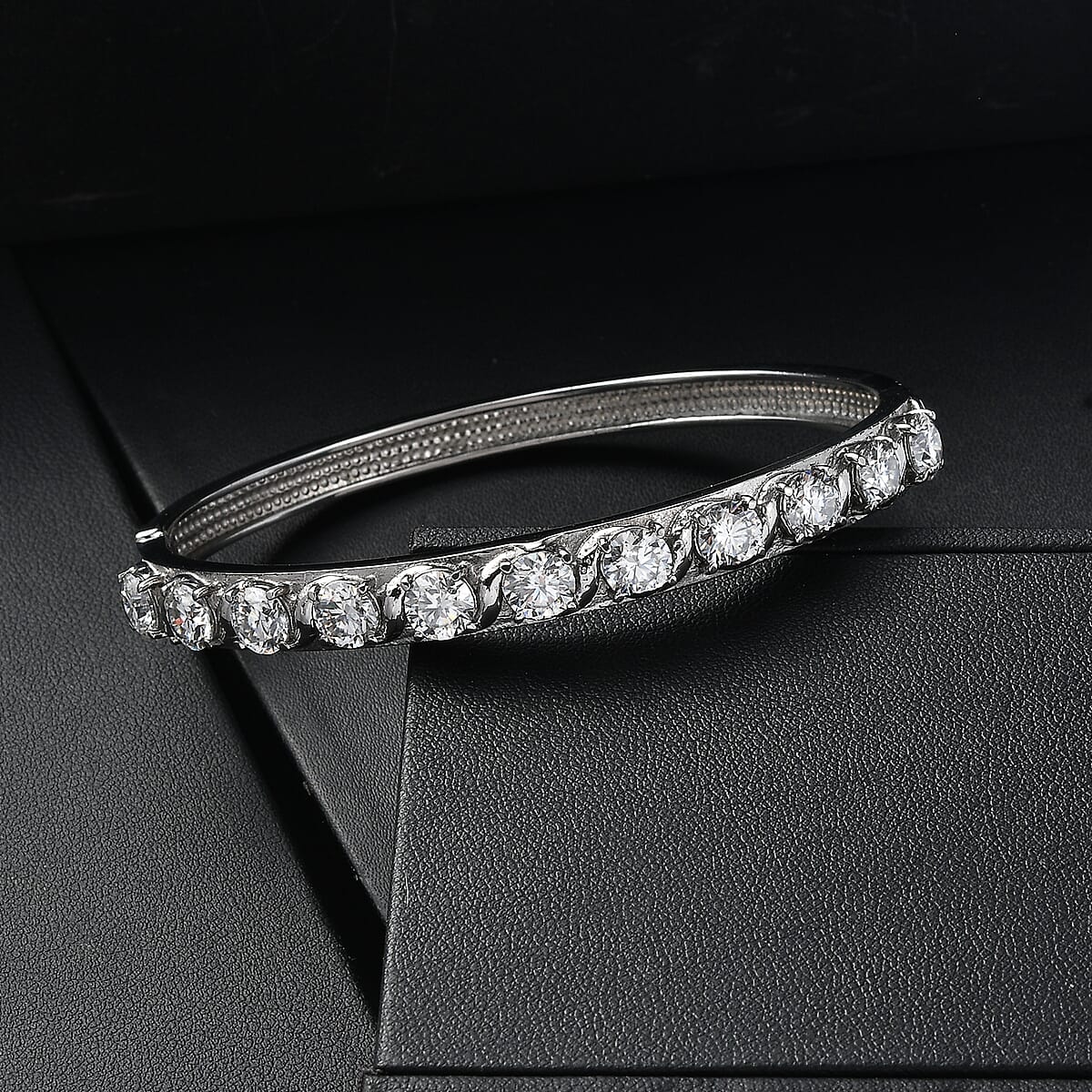 EverTrue Moissanite 8.50 ctw Infinity Wave Bangle Bracelet in Stainless Steel (7.25 In) image number 1