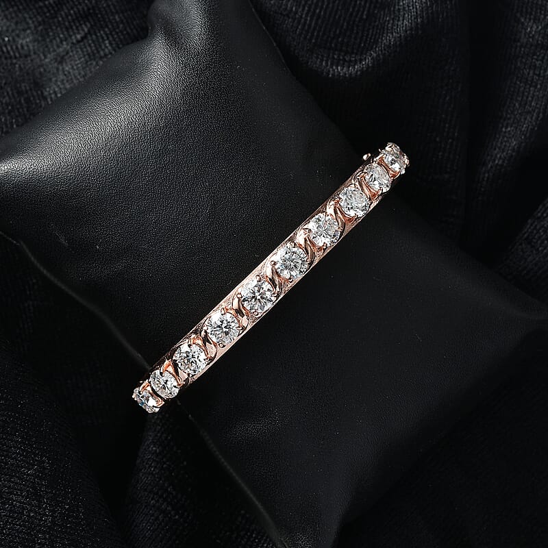 EverTrue Moissanite 8.50 ctw Infinity Wave Bangle Bracelet in ION Plated RG Stainless Steel (6.50 In)
