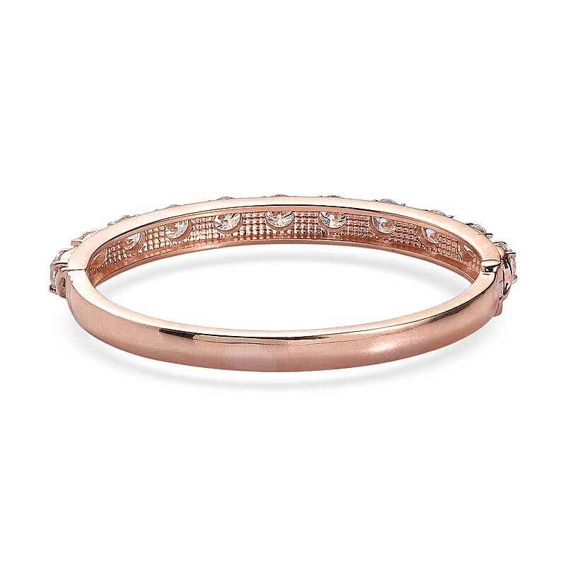 EverTrue Moissanite 8.50 ctw Infinity Wave Bangle Bracelet in ION Plated RG Stainless Steel (6.50 In)