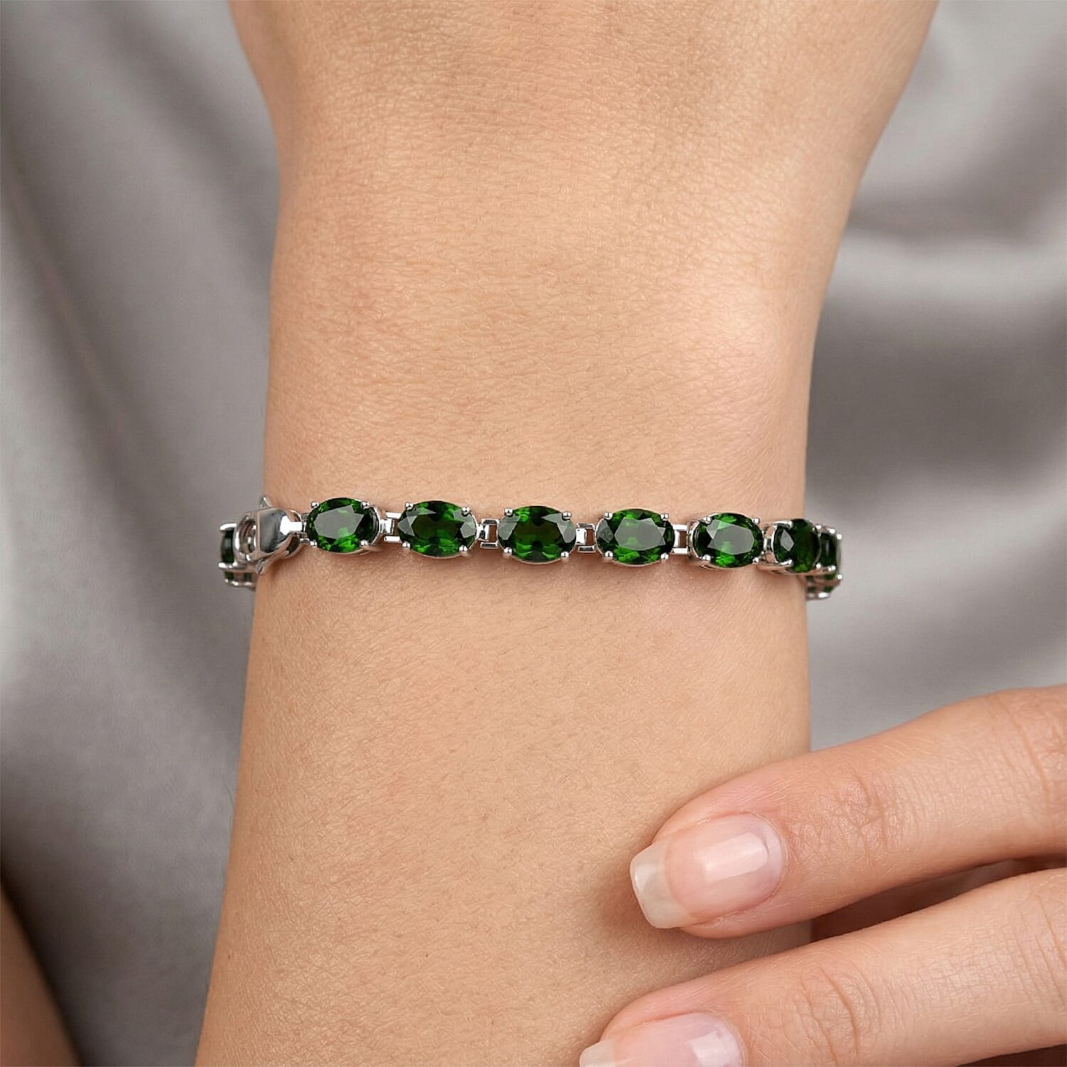 Natural Chrome Diopside 32.40 ctw Bracelet in Rhodium Over Sterling Silver (7.50 In)