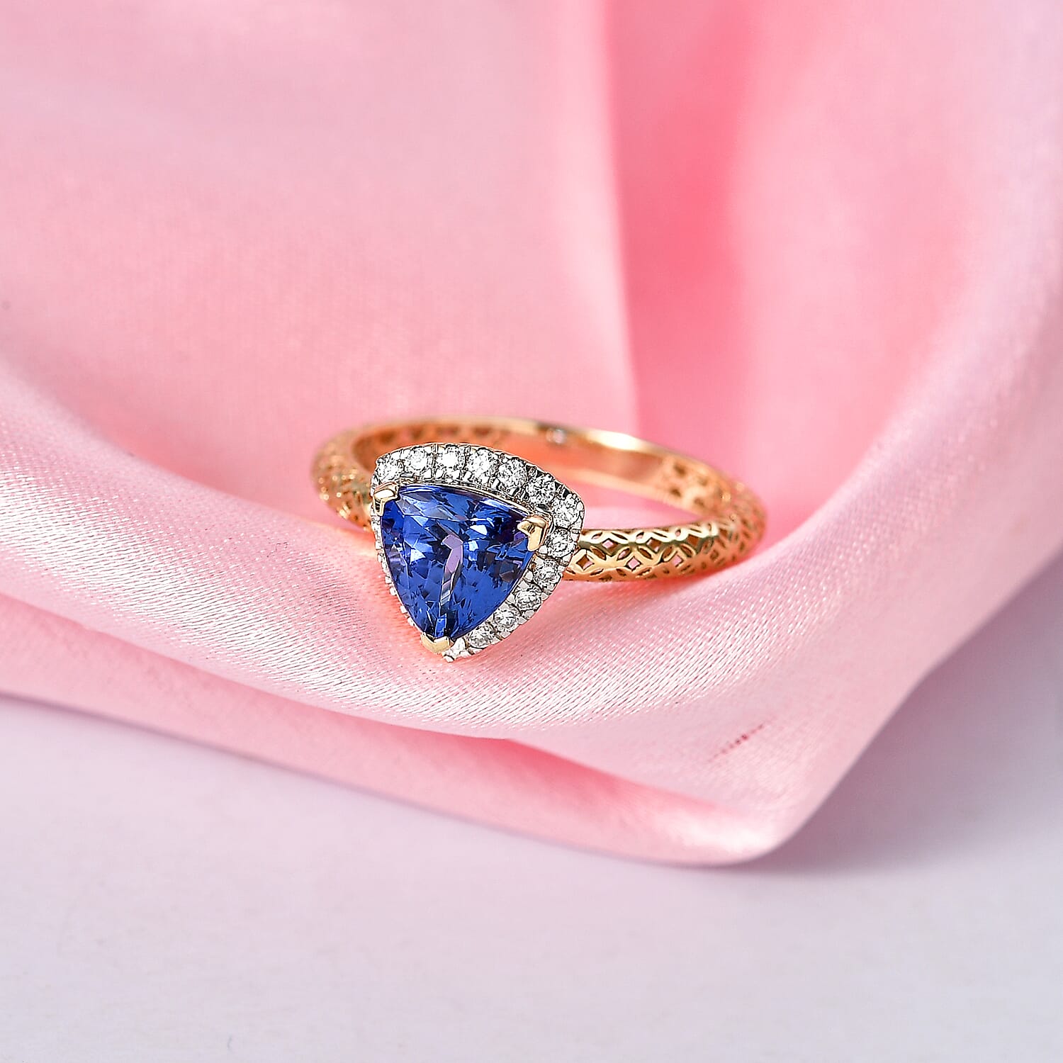 Premium Tanzanite and Lab Grown Diamond G-H SI 1.80 ctw Ring in 10K Yellow Gold (Size 7.0)