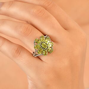 EverTrue Hebei Peridot 4.10 ctw Ring in Stainless Steel (Size 8.0)