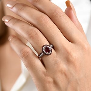 D'Joy Premium Malawi Magenta Garnet, Champagne and White Zircon 2.25 ctw Twilight Oval Ring in 18K Vermeil Rose Gold Over Sterling Silver (Size 10.0)