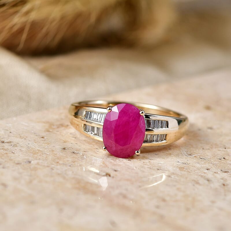 Luxoro 10K Yellow Gold AAA Montepuez Ruby, Diamond (G-H, I2) (0.15 cts) Flame Curve Ring (Size 5.0) 2.40 ctw