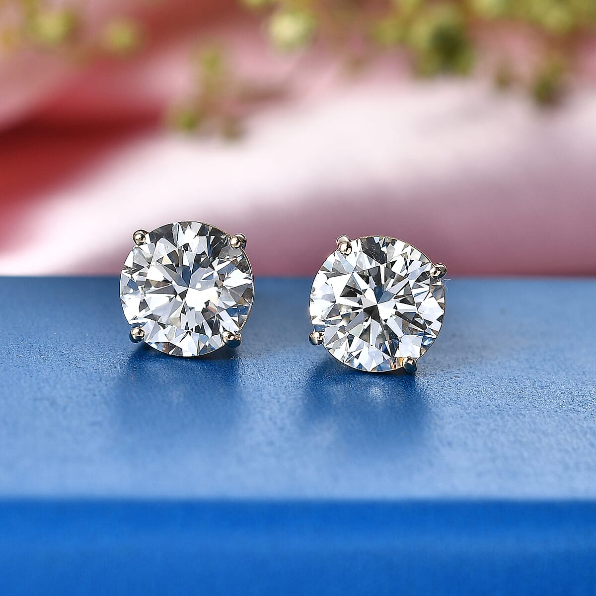 IGI Certified Luxuriant Lab Grown Diamond G VS 5.00 ctw Solitaire Stud Earrings in 14K Yellow Gold (Ships in 10-12 Days) image number 1