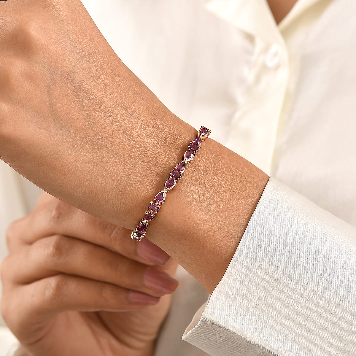 GP Premium Radiant Ember Garnet 9.25 ctw Bracelet in 18K Vermeil Rose Gold Over Sterling Silver (7.25 In) image number 2