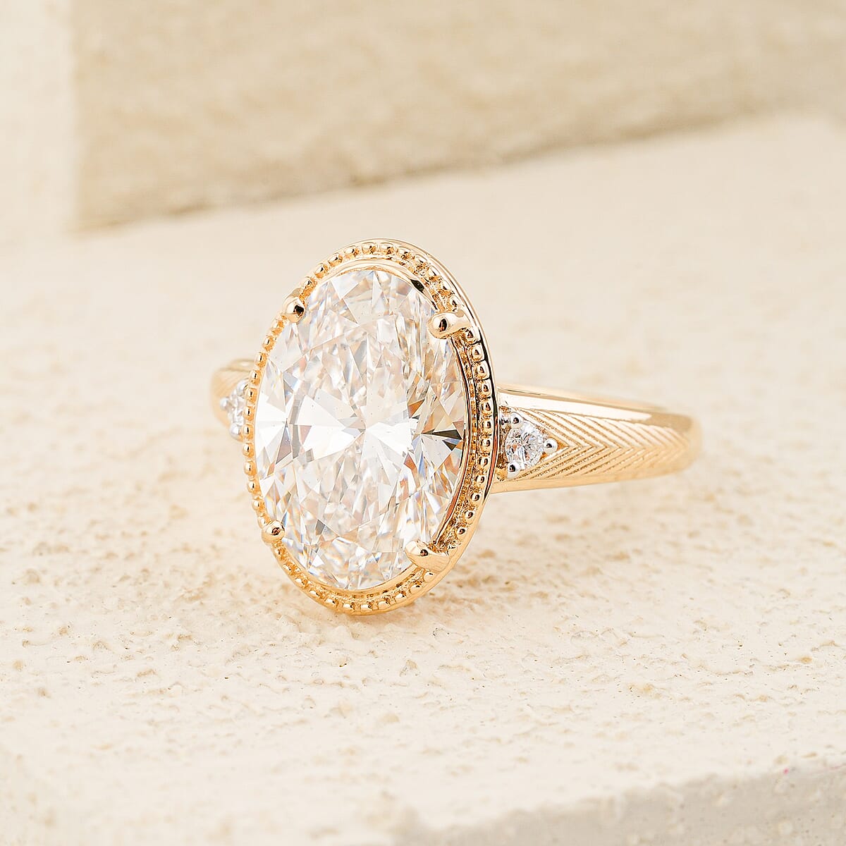 IGI Certified Luxuriant Lab Grown Diamond G VS 5.00 ctw Ring in 14K Yellow Gold (Size 9.0) image number 1