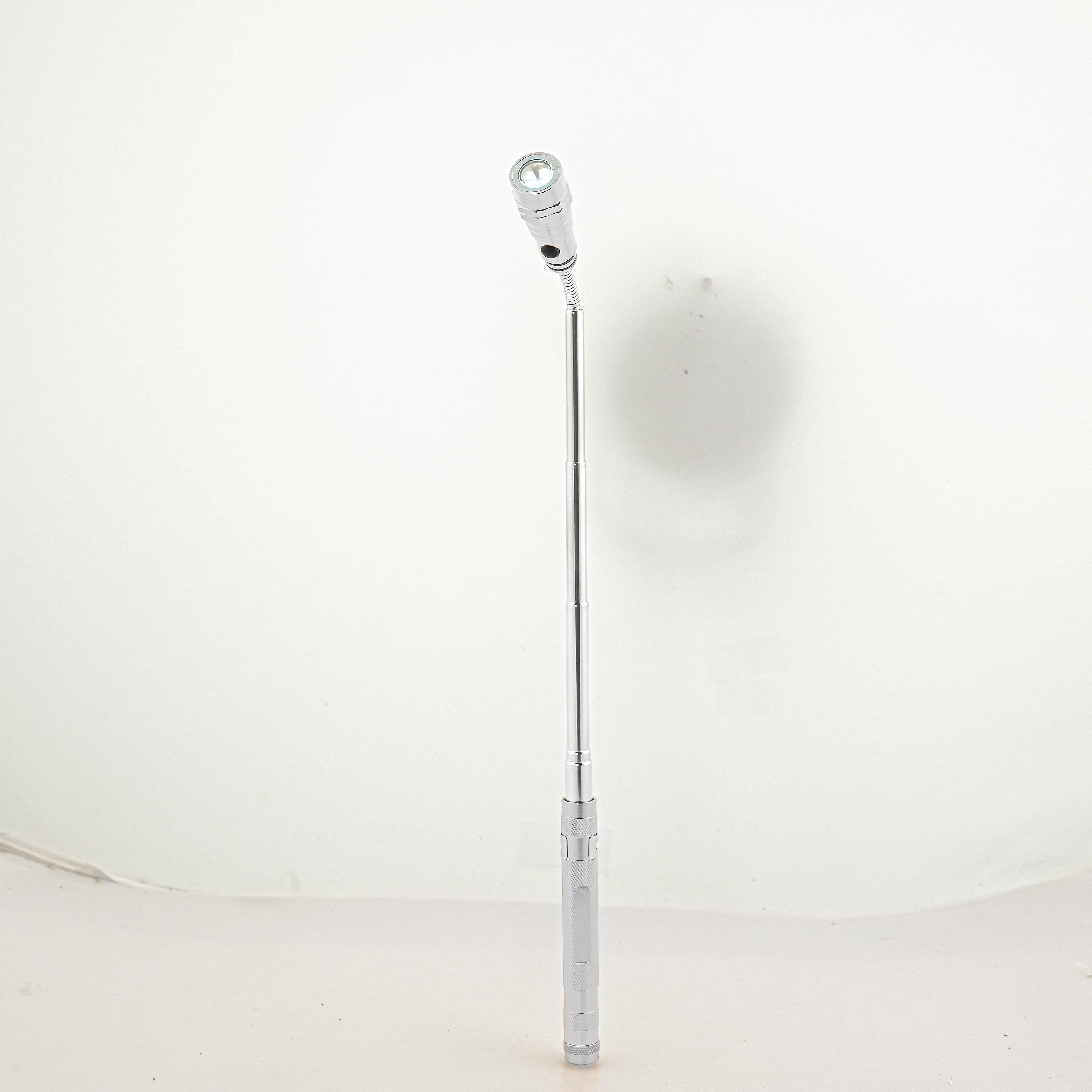 Closeout TE3 Flashlight - Silver/Gold