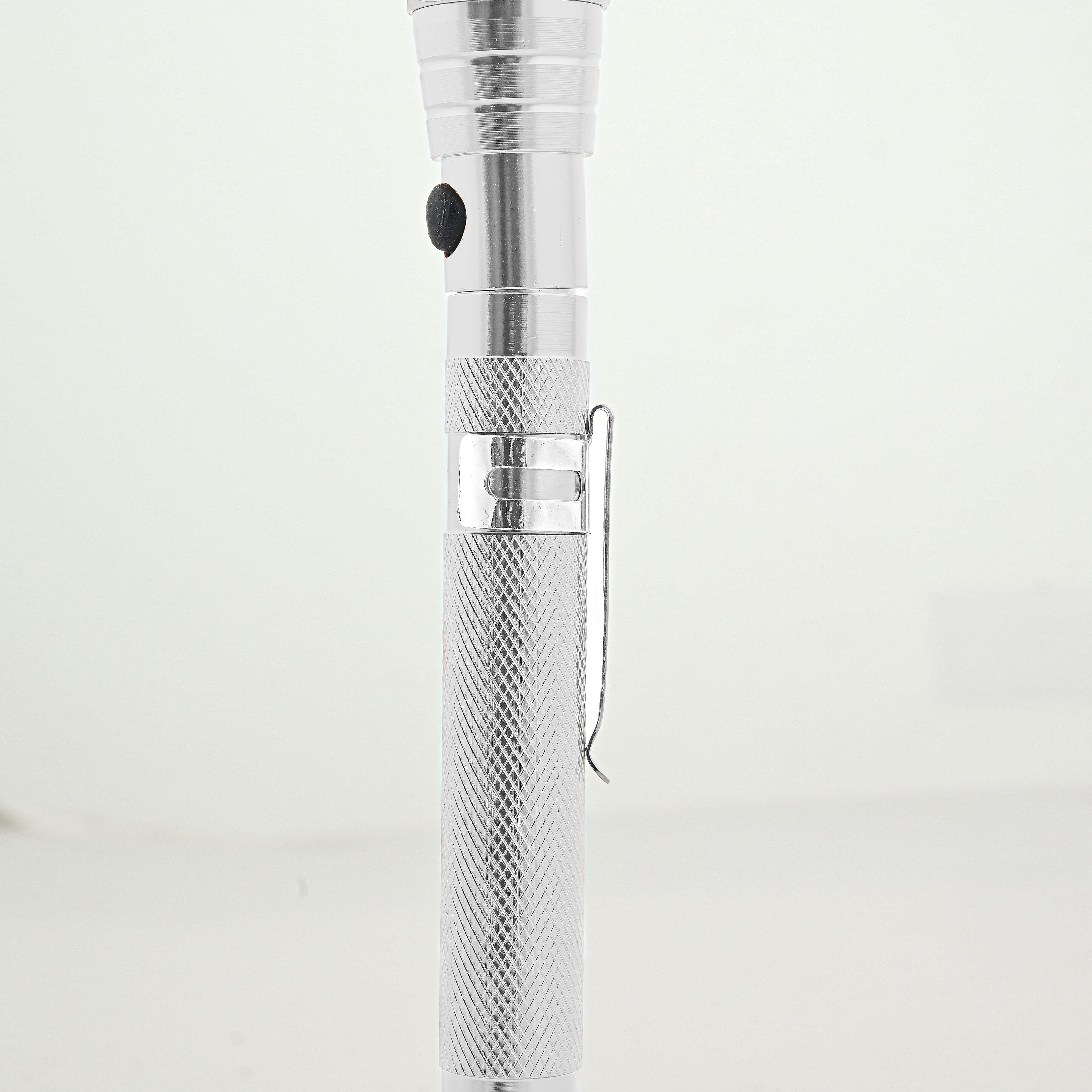 Closeout TE3 Flashlight - Silver/Gold