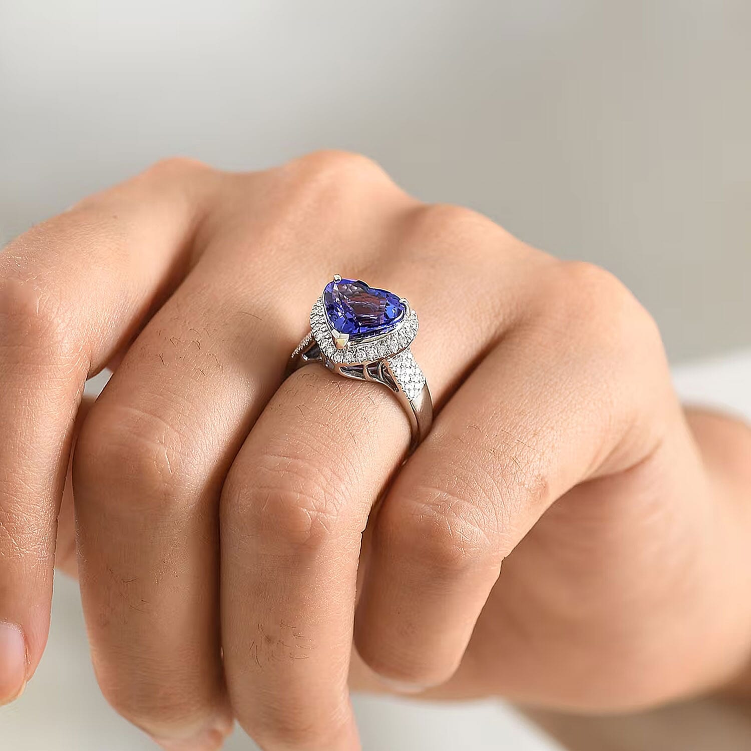 Certified & Appraised Rhapsody AAAA Tanzanite and Diamond E-F VS 5.00 ctw Heart Ring in 950 Platinum (Size 6.0) 7.20 Grams