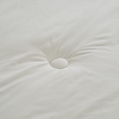 Livmore White Silk Comforter
