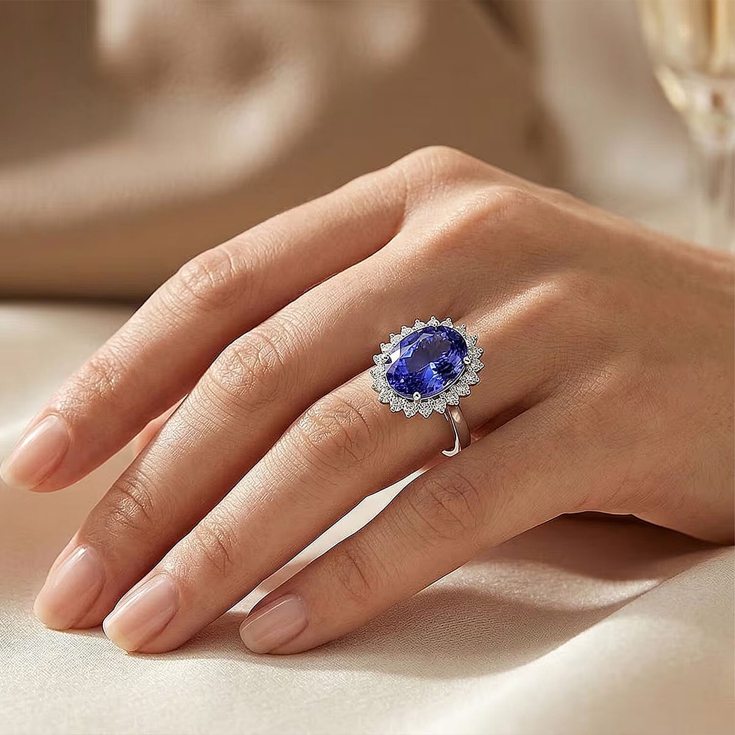 Gem Hunter Certified & Appraised Rhapsody AAAA Tanzanite and E-F VS Diamond 4.35 ctw Ring in 950 Platinum (Size 6.0) 5.30 Grams
