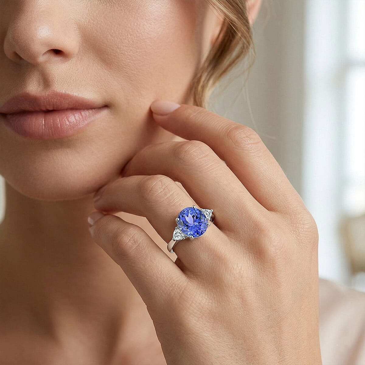 Certified & Appraised Rhapsody AAAA Tanzanite and E-F VS Diamond 2.30 ctw Ring in 950 Platinum (Size 6.0) 4.29 Grams image number 2