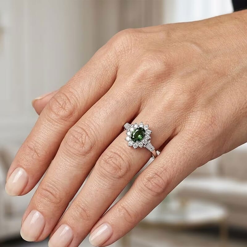 D'Joy Premium Milanoa Green Sapphire and White Zircon 1.35 ctw Majesty Ring in Rhodium Over Sterling Silver (Size 5.0)