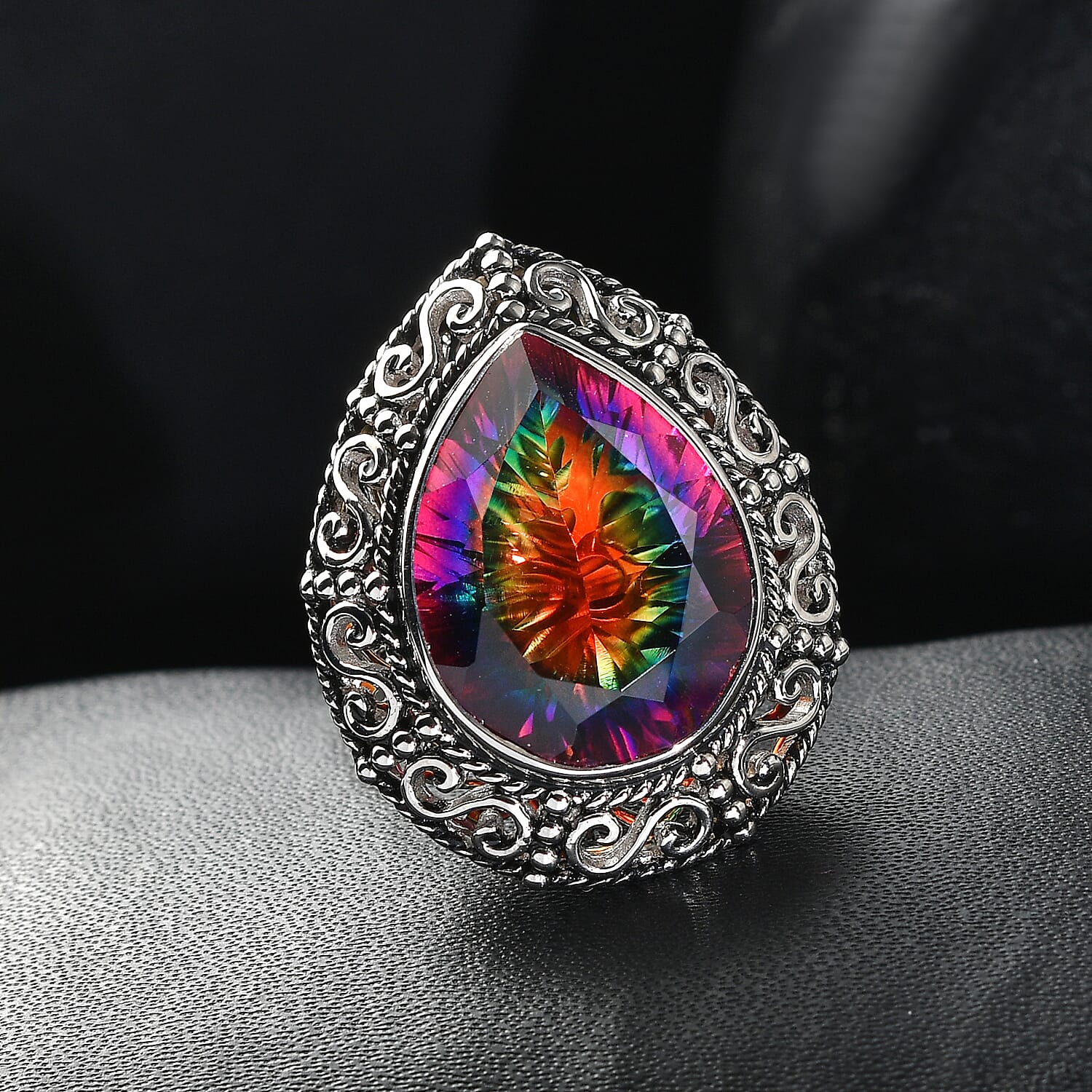 Sajen Silver Celestial Starlight Quartz Doublet 15.70 ctw Ring in Rhodium Over Sterling Silver (Size 6.0)