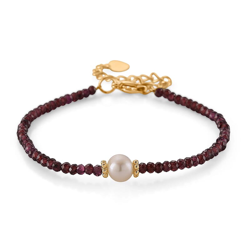 Red Garnet and Freshwater Pearl 2.00 ctw Strach Bracelet in Goldtone (6.5-8In)