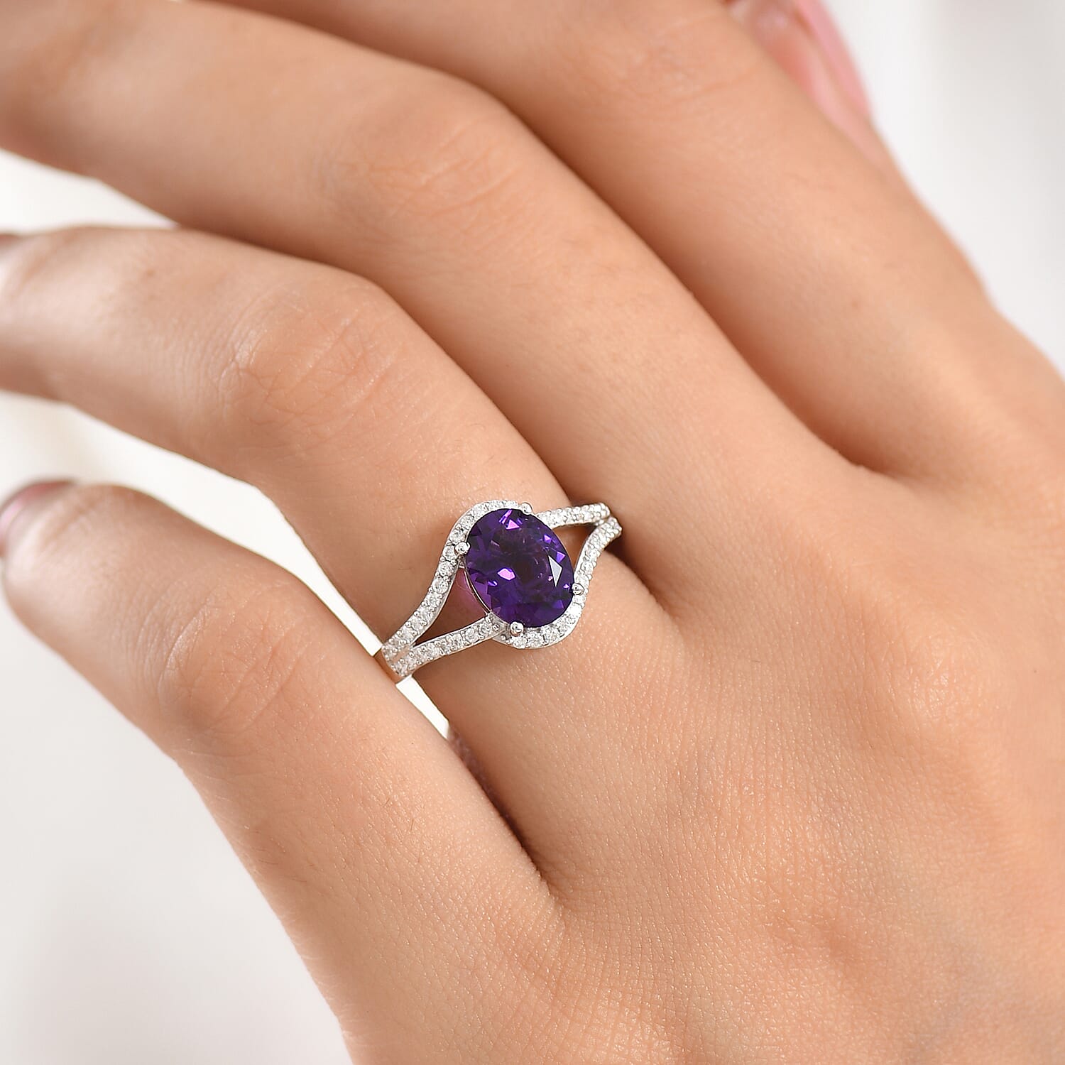 D'Joy AAA Zambian Amethyst and Moissanite 2.00 ctw Royal Valentine Ring in Rhodium Over Sterling Silver (Size 5.0)