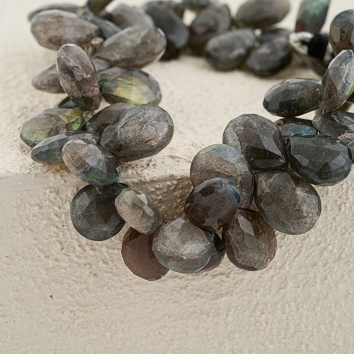 GCS Faceted Labradorite Drop Beaded Strand (7.00In) 173.70 ctw image number 1
