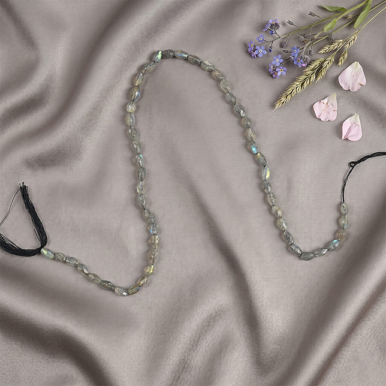 GCS Faceted Rice Labradorite Beaded Strand (14 Inches) 46.80 ctw