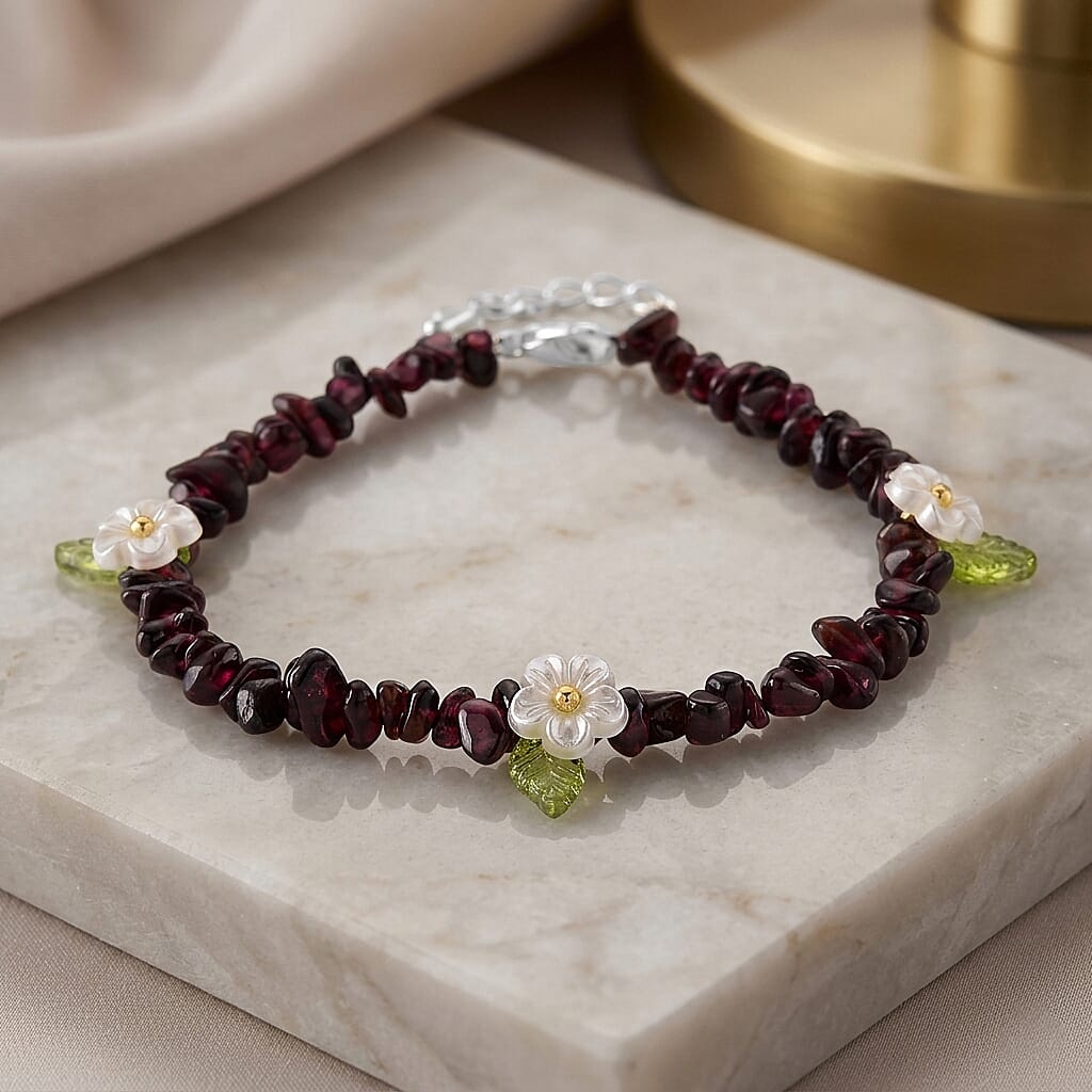 Mozambique Garnet and Resin 30.00 ctw Beaded Stretch Bracelet in Silvertone (6.75-7.75In)
