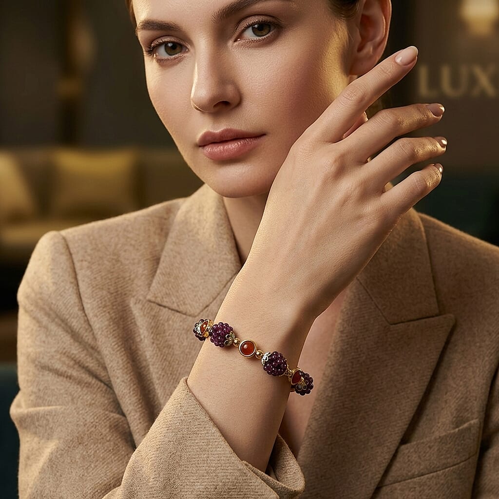 Garnet and Red Agate 40.00 ctw Beaded Stretch Bracelet in  Goldtone (6-6.50In)
