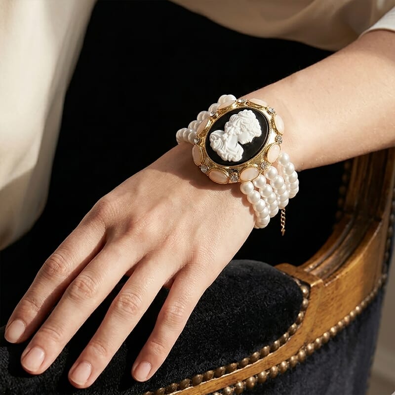 White Cameo and Multi Gemstone 3.00 ctw Bracelet in Goldtone (7-9In)