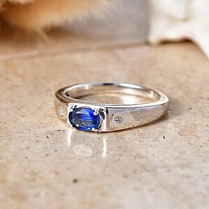Premium Kashmir Kyanite and Luxuriant Lab Grown Diamond G-H SI 1.10 ctw Men's Ring in Rhodium Over Sterling Silver (Size 11.0)