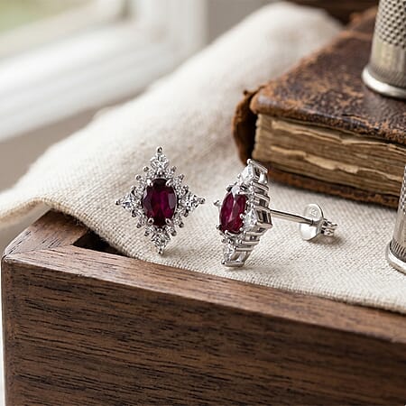Magenta Garnet - Product card gallery slide 2 (10202007863609)