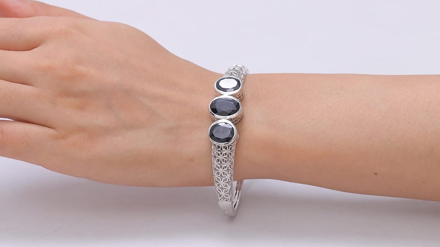 EverTrue Thai Black Spinel Bangle Bracelet in Platinum Bond (6.50 In) 19.00 ctw