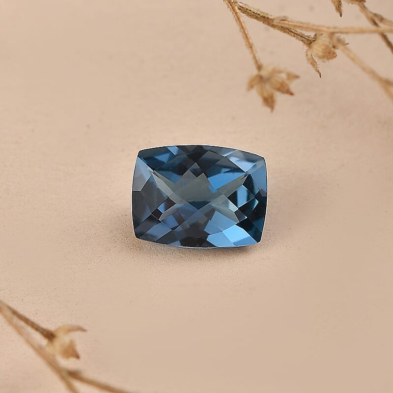 London Blue Topaz (Cush 8x6 mm) 1.46 ctw