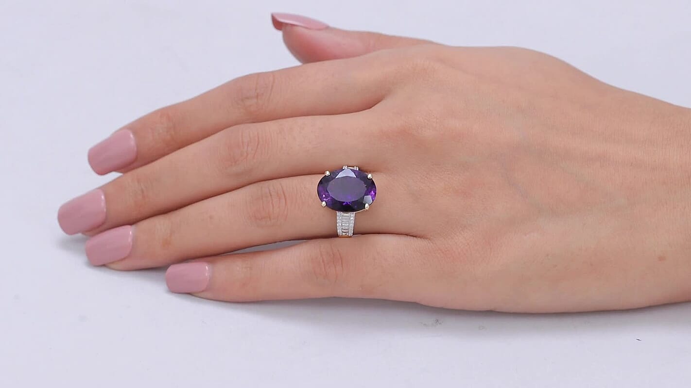 Luxoro 10K Yellow Gold AAA Moroccan Amethyst, Diamond (I2) (0.24 cts) Ring (Size 6.0) (4.10 g) 9.60 ctw