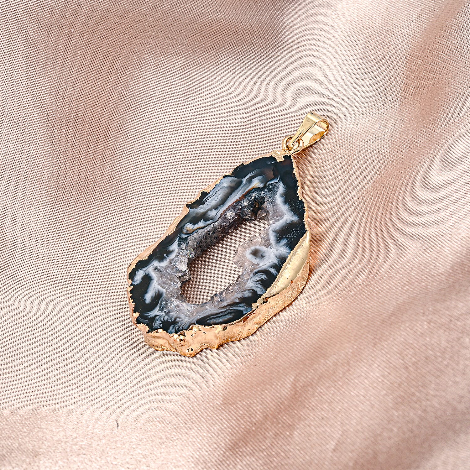 Grey Rutilized Texture Quartz 35.00 ctw Geode Pendant without Chain in Goldtone