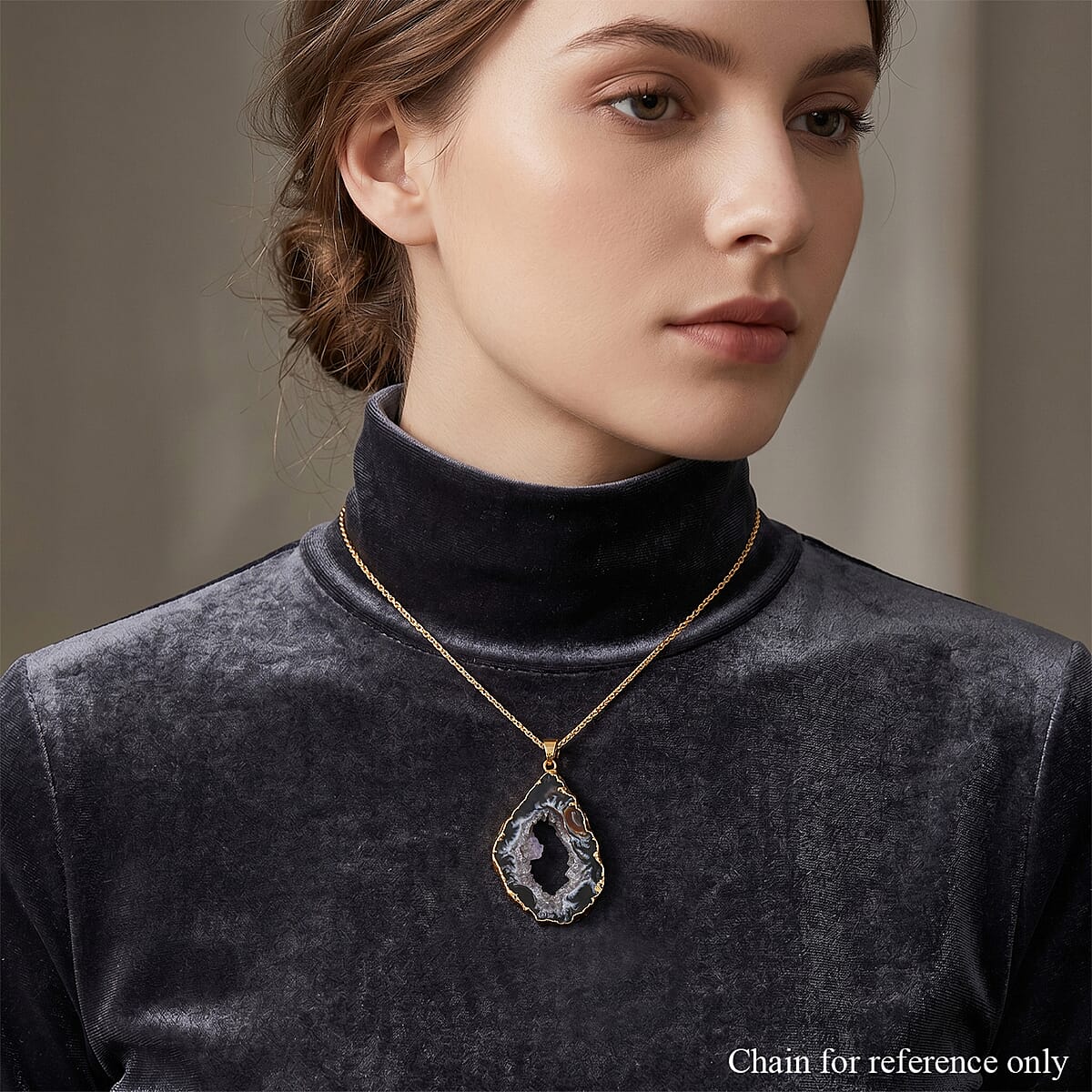 Grey Rutilized Texture Quartz 35.00 ctw Geode Pendant without Chain in Goldtone image number 2