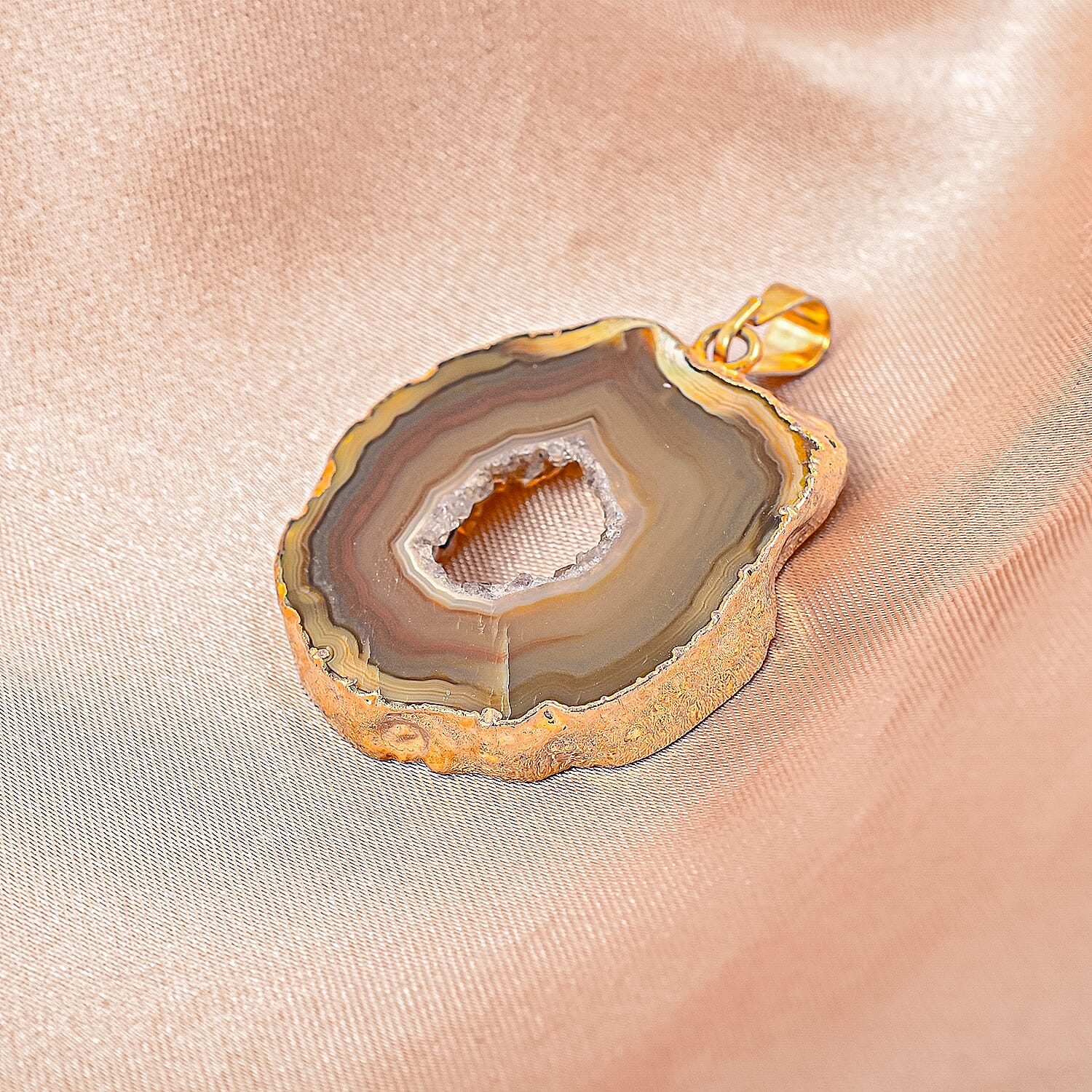 Texture Quartz 44.00 ctw Geode Pendant without Chain in Goldtone