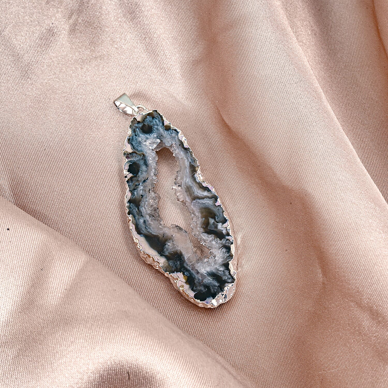 Grey Rutilized Texture Quartz 32.00 ctw Geode Pendant without Chain in Silvertone