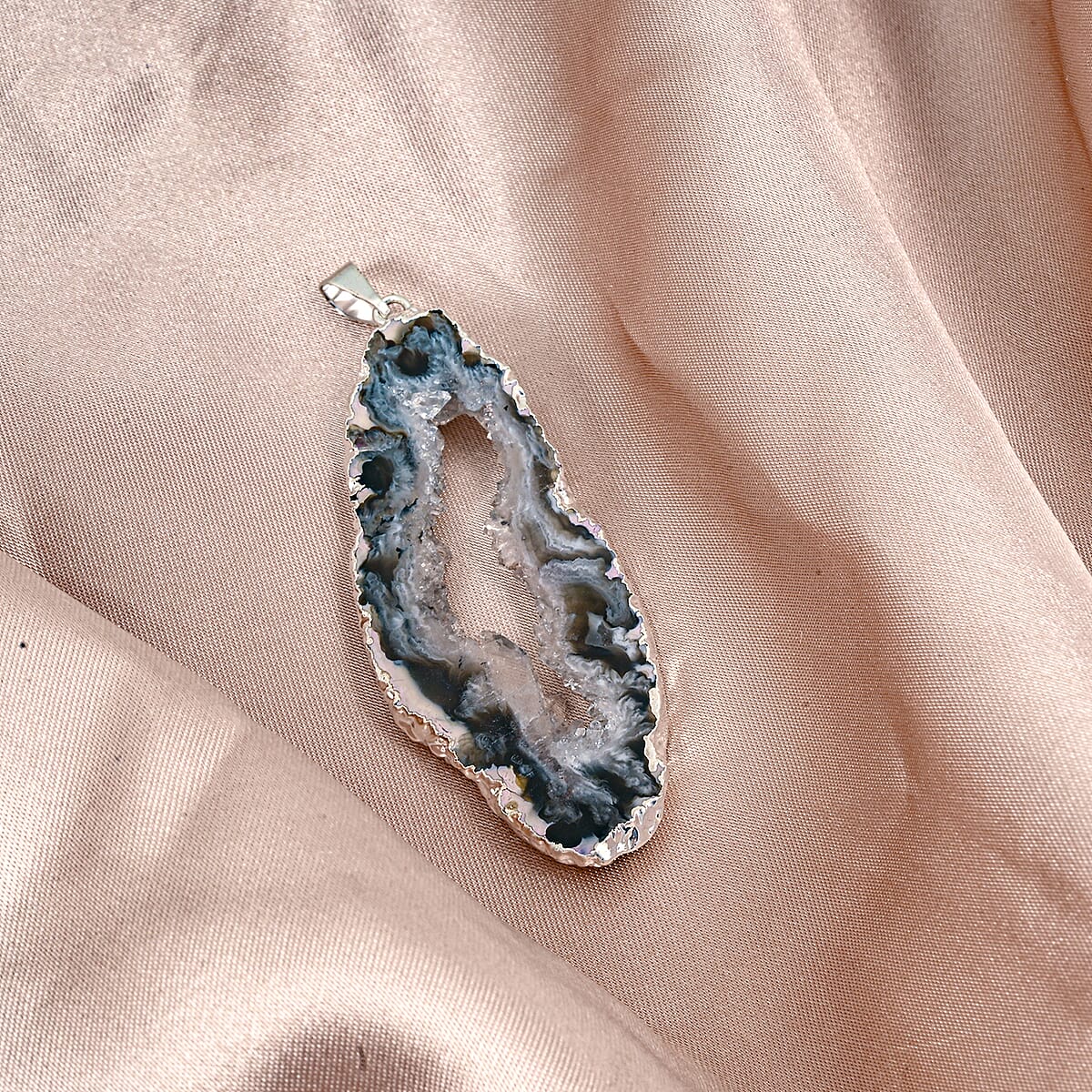 Grey Rutilized Texture Quartz 32.00 ctw Geode Pendant without Chain in Silvertone image number 1