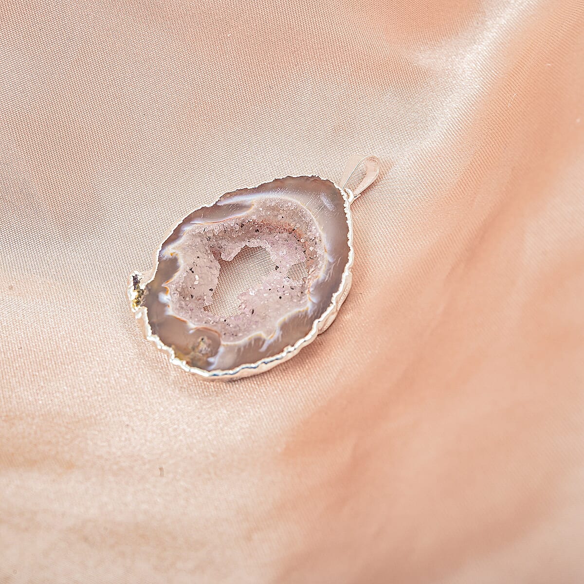Rose Texture Quartz 42.00 ctw Geode Pendant without Chain in Silvertone image number 1