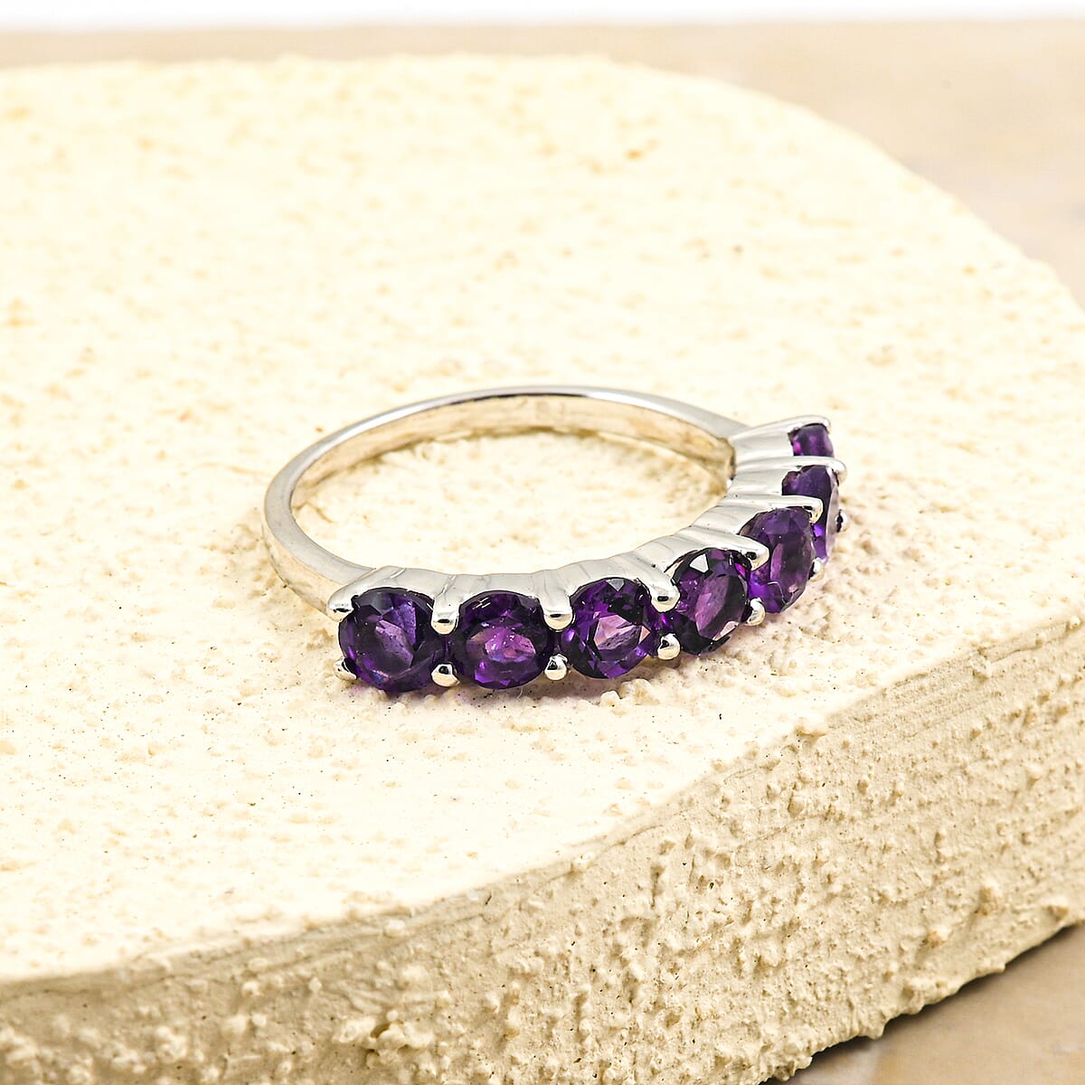 African Amethyst Ring in Sterling Silver (Size 7.0) 1.75 ctw image number 1