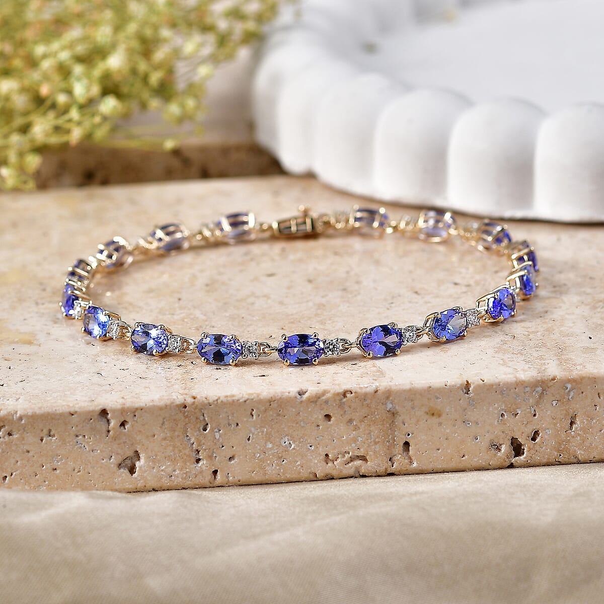 Premium Tanzanite and Luxuriant Lab Grown Diamond E-F VS 8.60 ctw Twilight Sparkle Bracelet in 10K Yellow Gold (7.25 In) image number 1