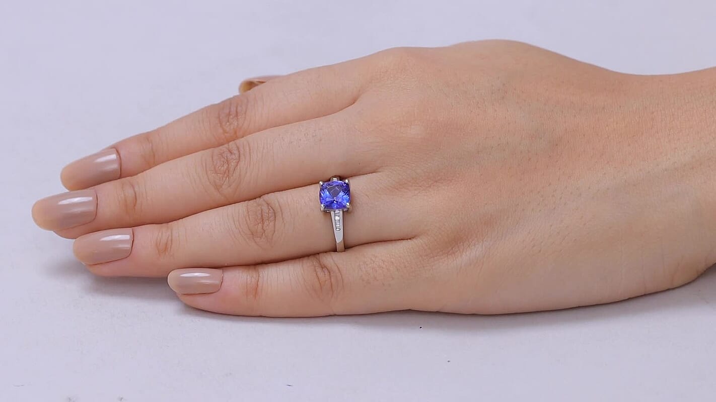 Rhapsody 950 Platinum AAAA Tanzanite, Diamond (E-F, VS) (0.13 cts) Ring (Size 7.0) (5.85 g) 2.50 ctw