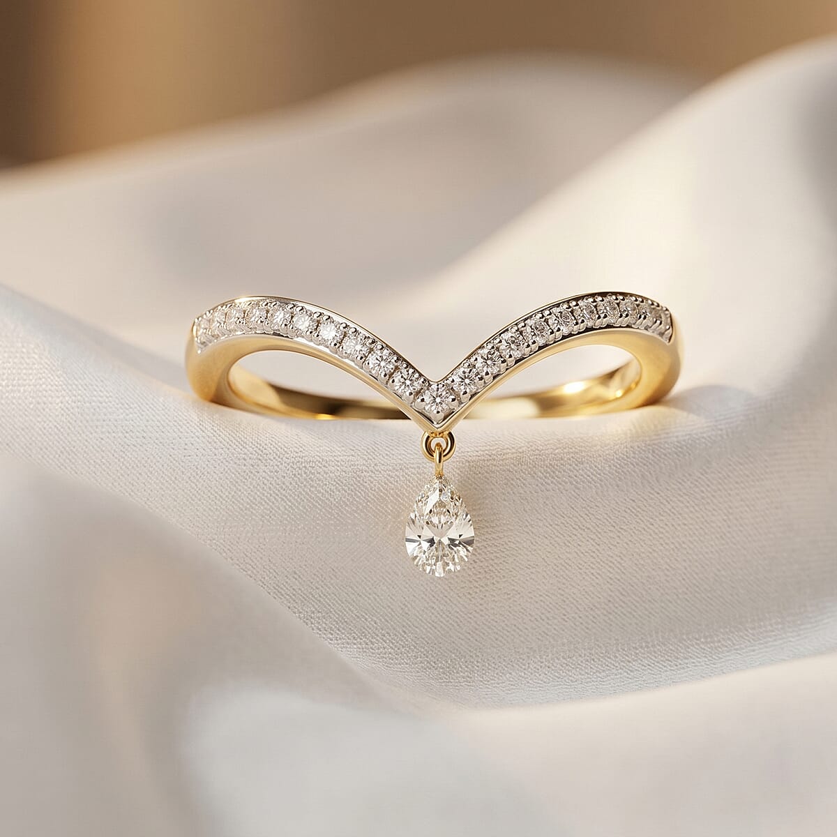 Nude Collection Luxuriant Lab Grown Diamond E-F VS 0.25 ctw Chevron Falling Star Ring in 18K Vermeil Yellow Gold Over Sterling Silver (Size 10.0) image number 1